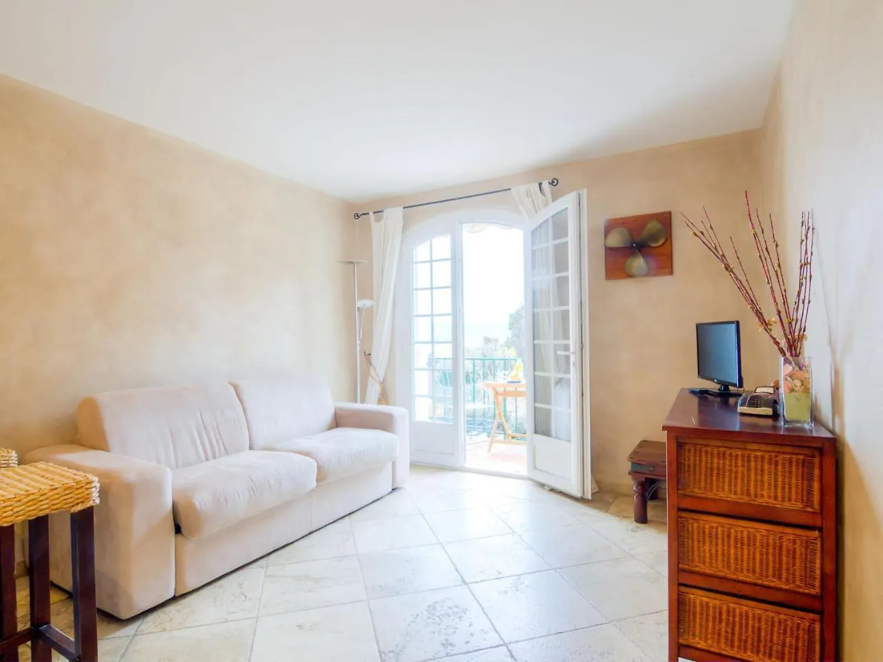 Apartment Les Carles By Interhome Saint-Tropez