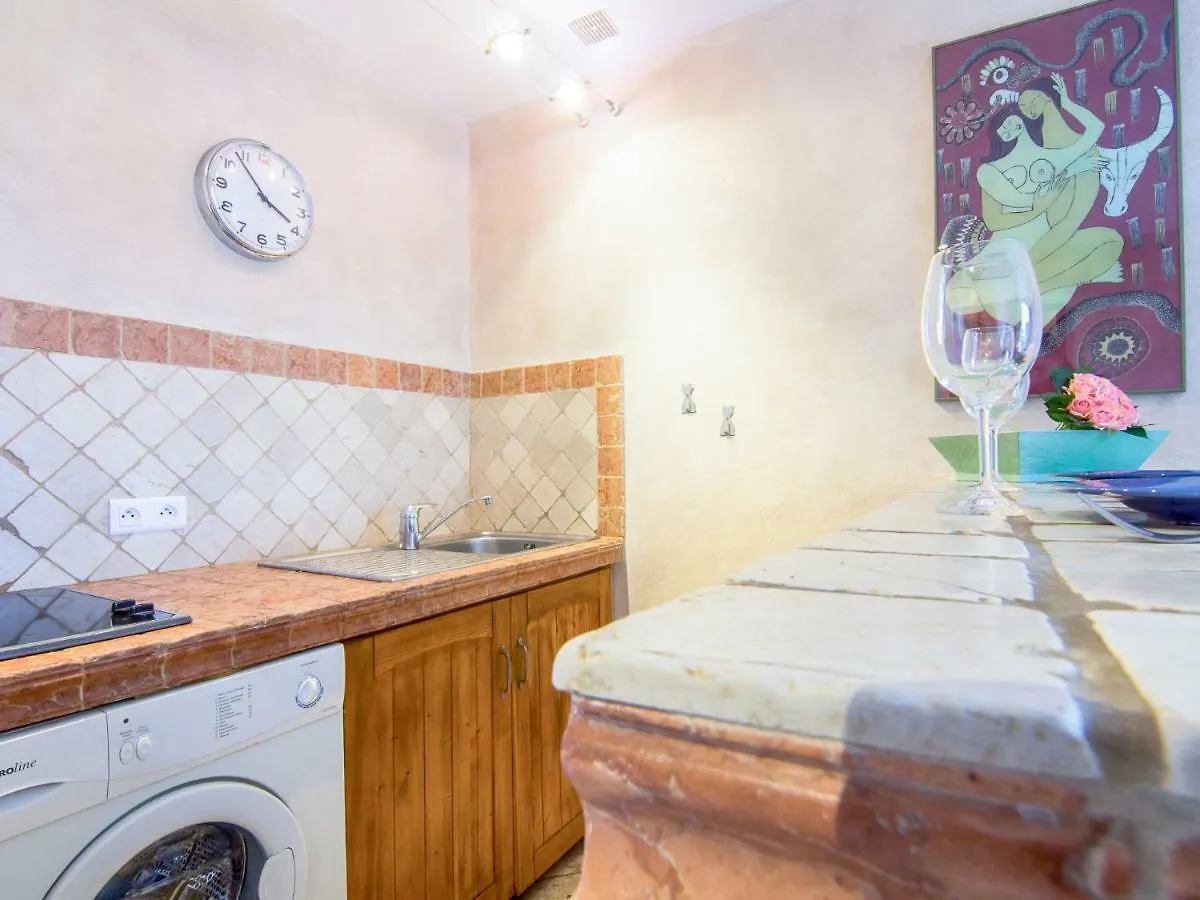 Apartment Les Carles By Interhome Saint-Tropez